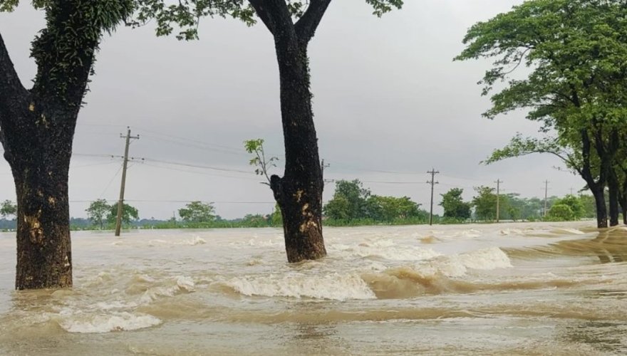 সিলেটে ফের বন্যার আশঙ্কা, হু হু করে বাড়ছে নদীর পানি